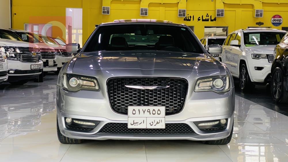 کرایسلەر 300